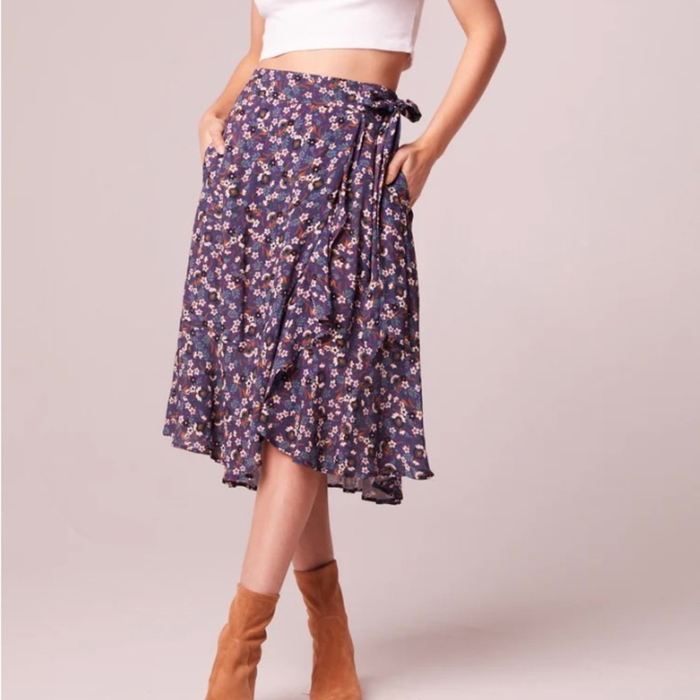 NWT-Land of the Free LINAELLE PURPLE FLORAL WRAP SKIRT… Size Small